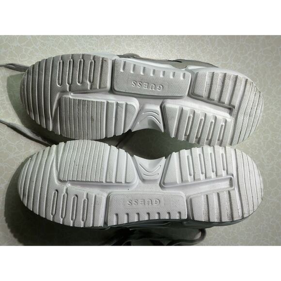 GUESS Shazz Sneaker SHOE MENS SIZE 10.5 LIGHT GRAY NEW - Picture 5 of 6